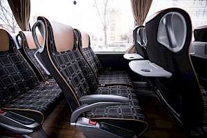 Mercedes – Benz Tourismo fotele stoliki